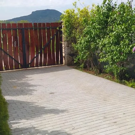 Barackos アパート タポルツァ